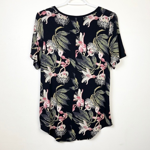 Aritzia Babaton Floral Tee - Picture 3 of 7